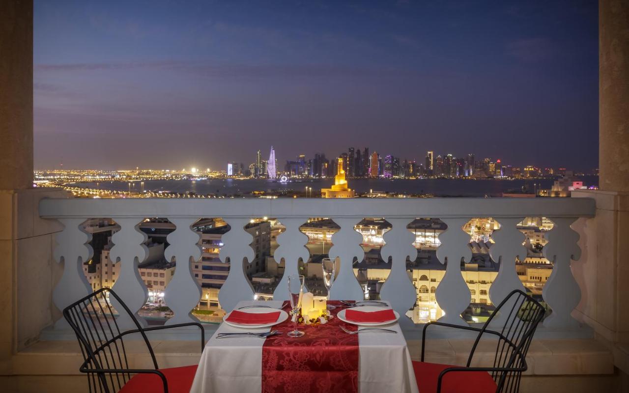 Central Inn Souq Waqif Доха Екстериор снимка