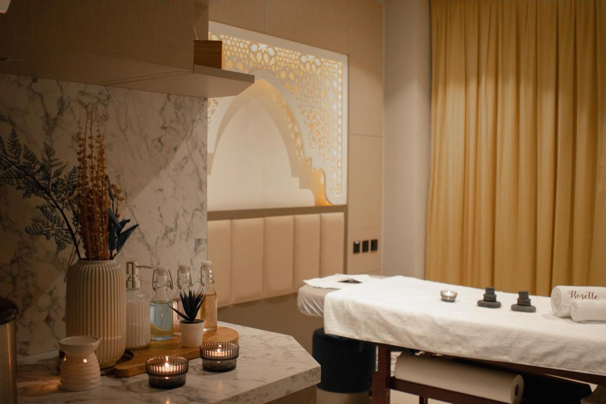 Central Inn Souq Waqif Доха Екстериор снимка
